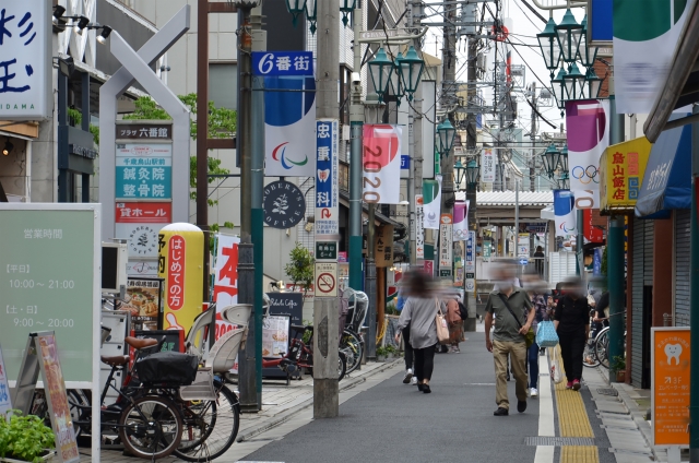 街並み　商店街　千歳烏山　世田谷