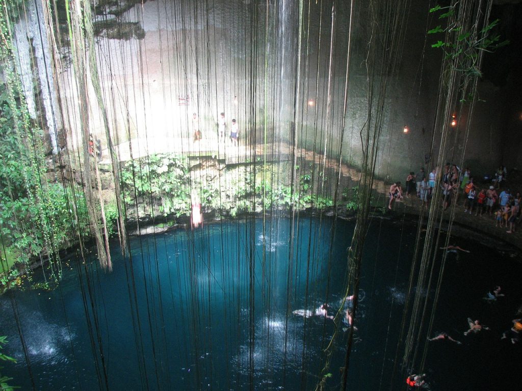 洞窟　風景　自然