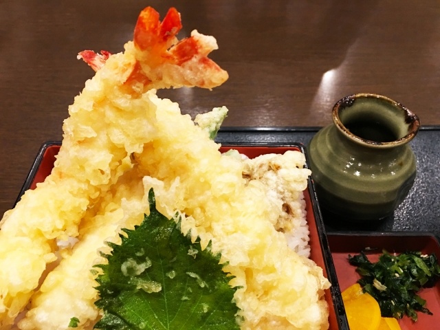 天ぷら　食事　和食　揚げ物