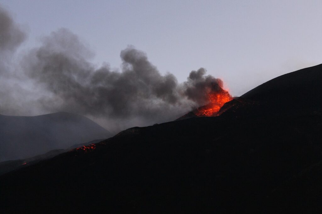 イタリア　世界遺産　エトナ山　シチリア島