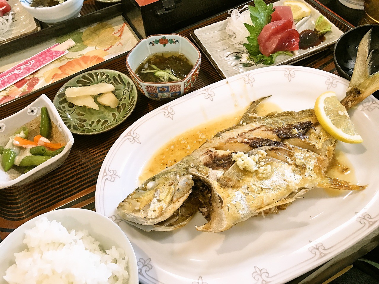 焼き魚　海鮮　食事　和食
