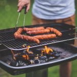 お肉　ソーセージ　食事　洋食　アウトドア