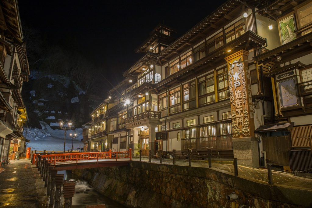 ホテル　温泉　風景　街並み