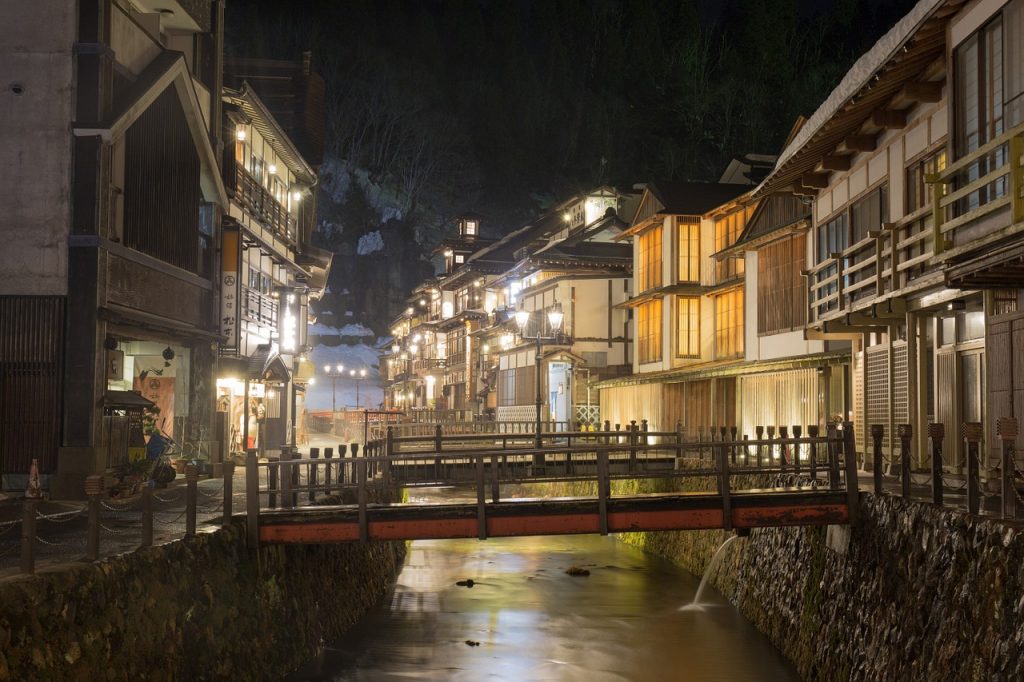 ホテル　温泉　風景　街並み