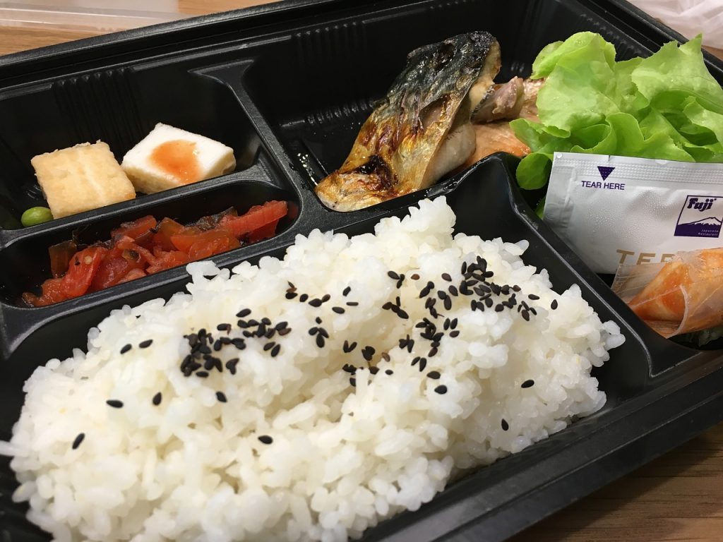 弁当　食事