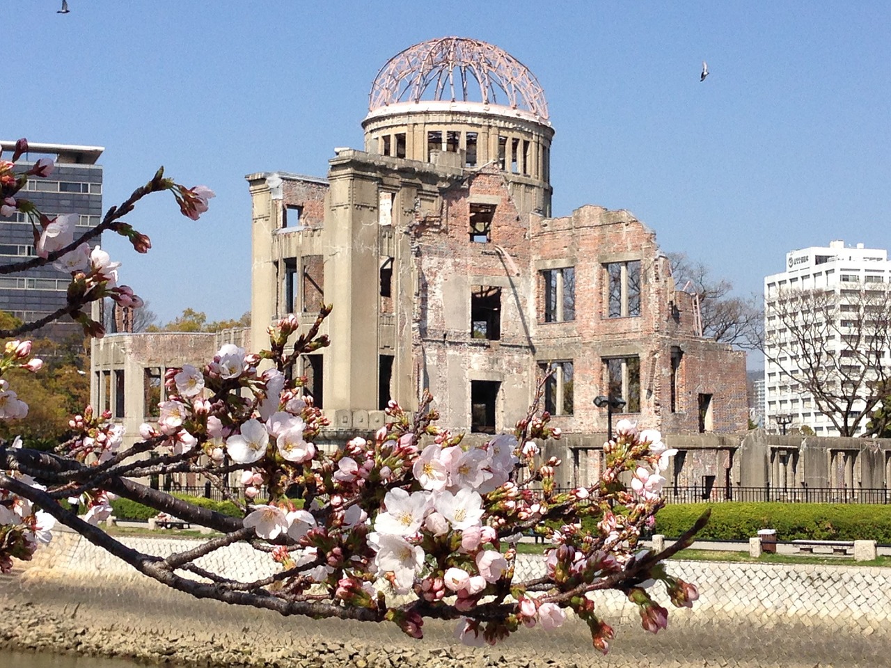 原爆ドーム　世界遺産　建築　風景