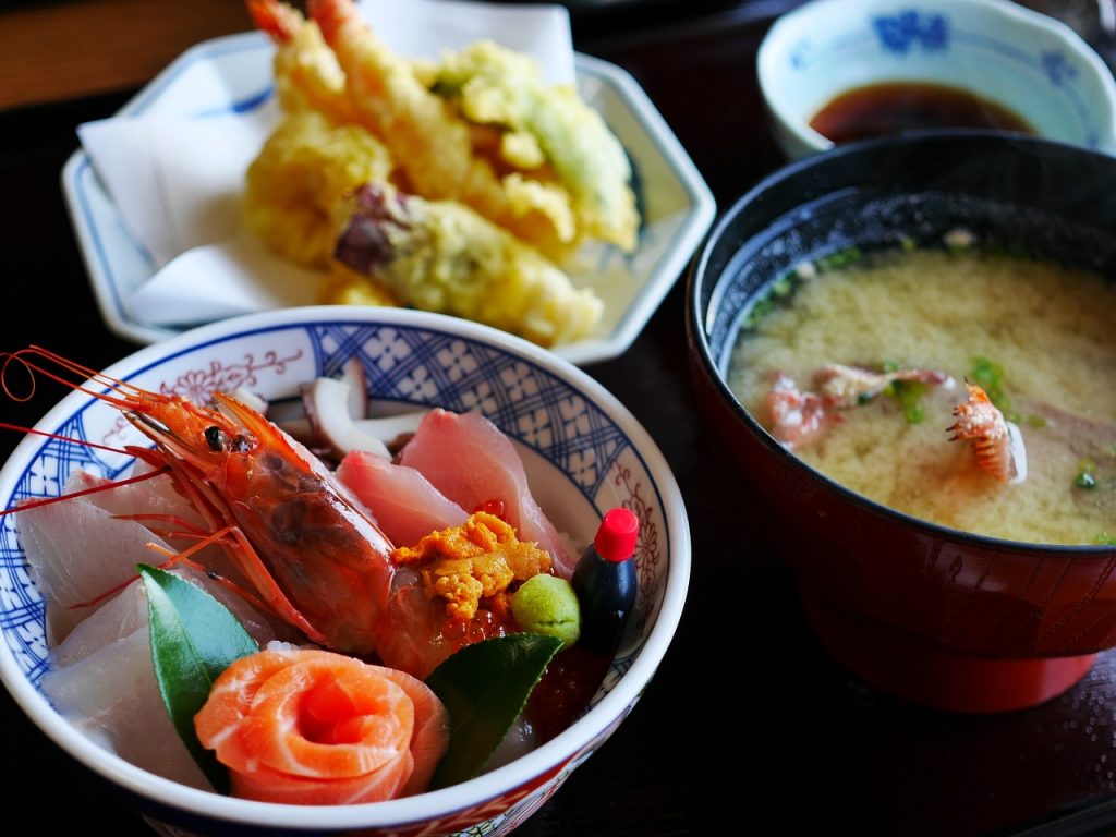 海鮮　丼もの　食事　和食　定食