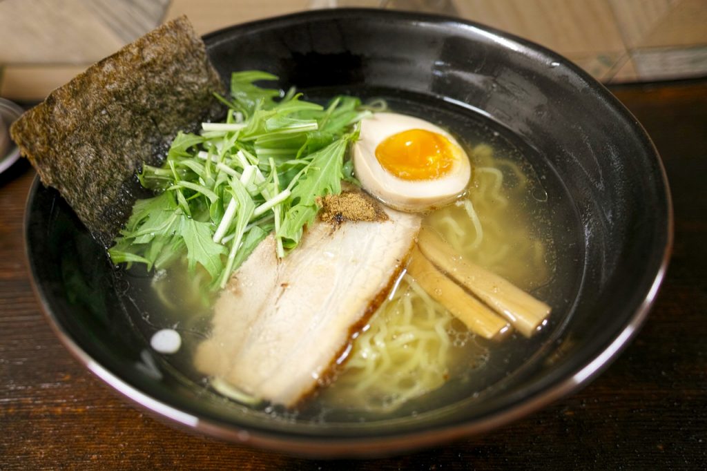 ラーメン　麺類　食事