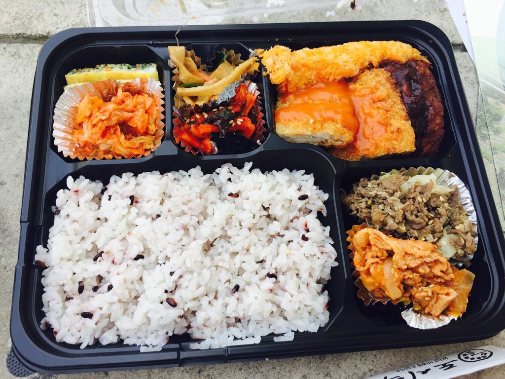 弁当　食事