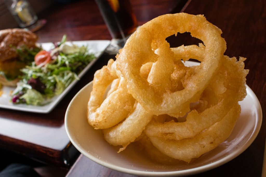 揚げ物　オニオンリング　食事　洋食　スナック