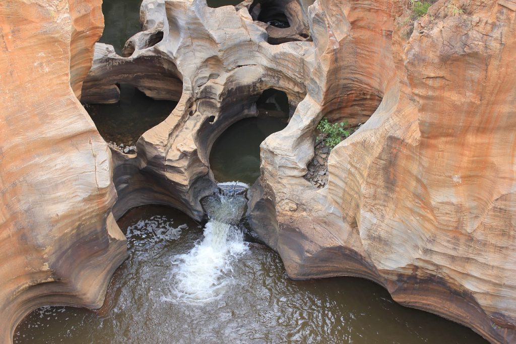 洞窟　風景　自然