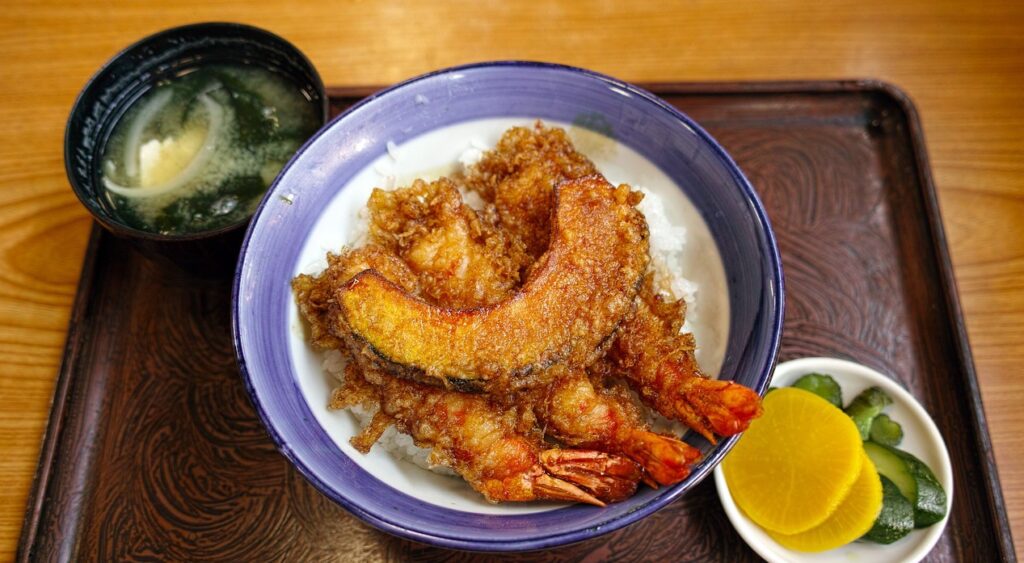 天丼　天ぷら　丼もの　食事　和食