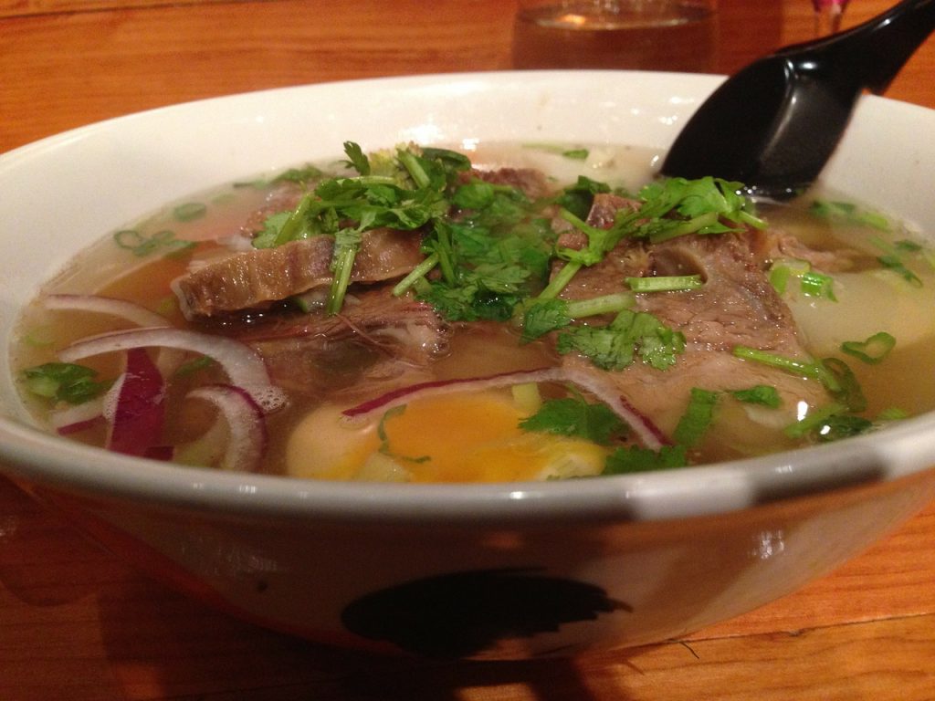 ラーメン　麺類　食事