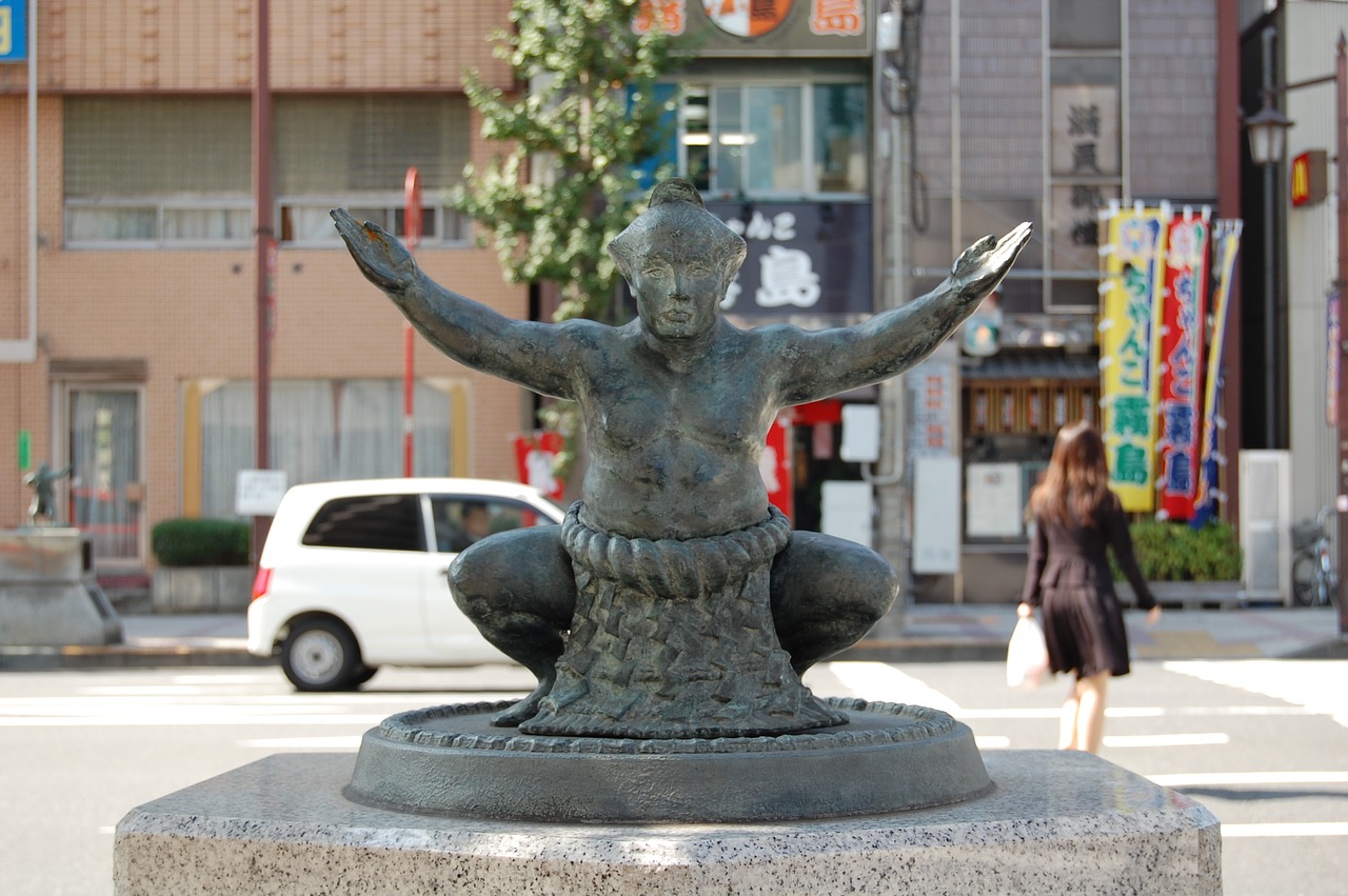 相撲　風景　銅像　街並み　スポーツ