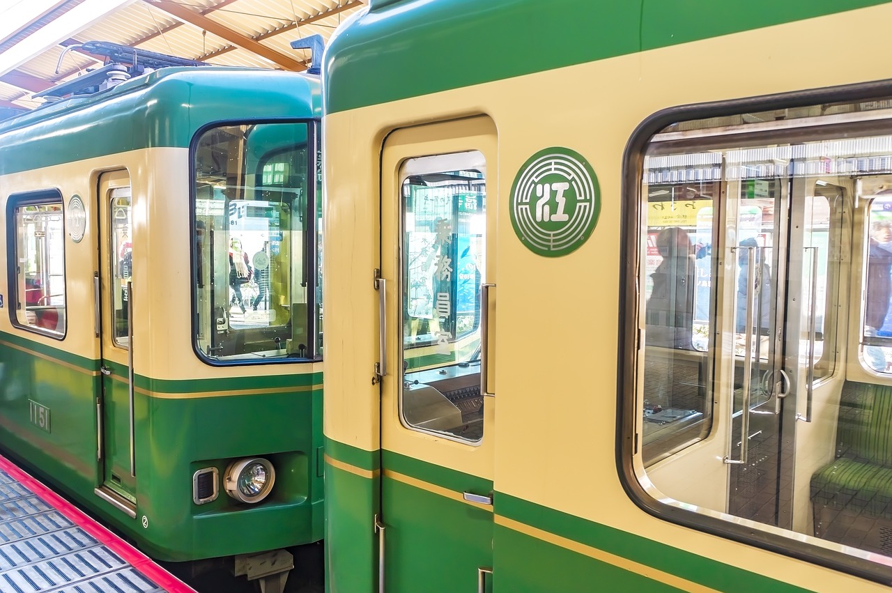 江ノ島　江ノ電　電車